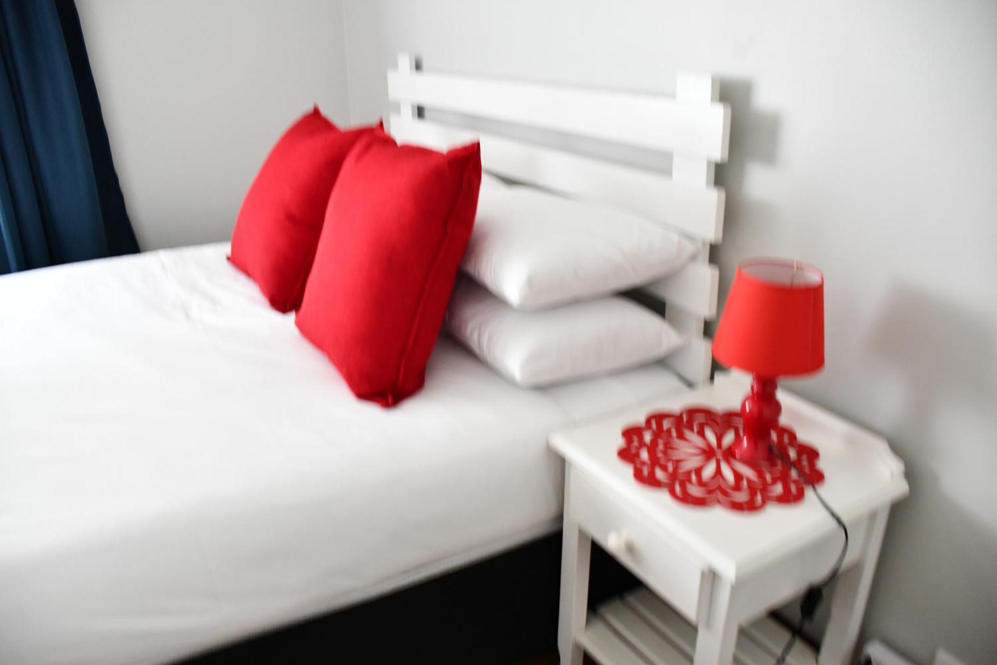 Friendz Guesthouse Найсне Номер фото