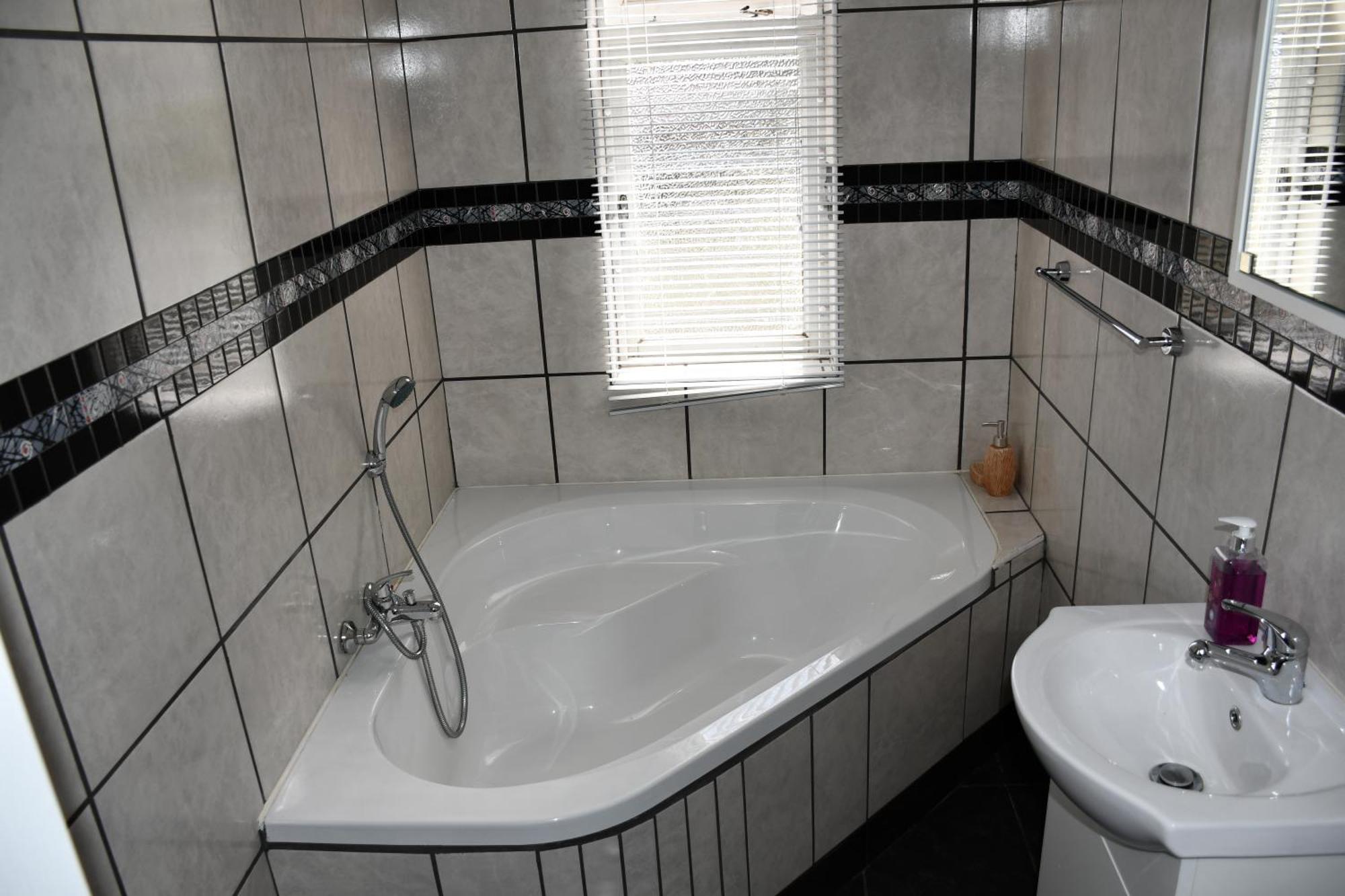 Friendz Guesthouse Найсне Номер фото